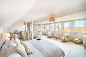 White Horses - Sleeps 2 by Big Skies Cottages